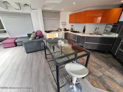 Apartamento de 2 alcobas en venta en Cedro Salazar, Bogotá, 93 m² · foto 3 de 17