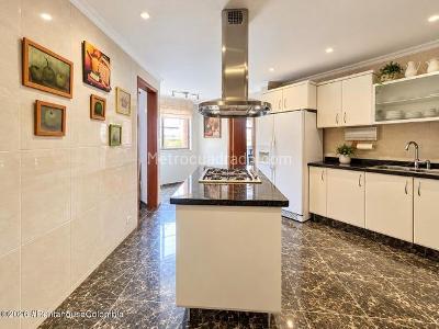 Apartamento de 3 alcobas en venta en Bosque Medina Usaquen, Bogotá, 232 m² · foto 8 de 20