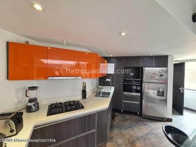 Apartamento de 2 alcobas en venta en Cedro Salazar, Bogotá, 93 m² · foto 3 de 19