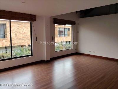 Casa de 3 alcobas en arriendo en Vereda Cerca De Piedra, Chía, 220 m² · foto 18 de 20