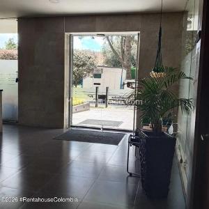 Apartaestudio en arriendo en Cedritos, Bogotá, 48 m² · foto 2 de 19