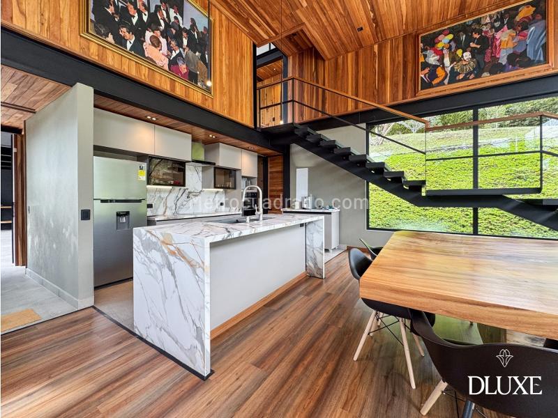 Casa de alto nivel en Via Las Palmas con 5 alcobas - 5