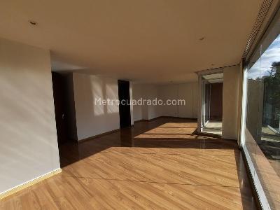 Apartamento de 3 alcobas en venta en Chico Reservado, Bogotá, 175 m² · foto 2 de 20