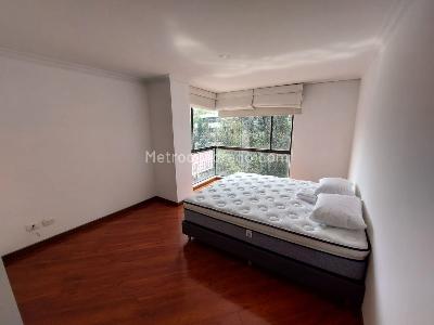 Apartamento de 2 alcobas en venta en Chico Norte, Bogotá, 80 m² · foto 10 de 19
