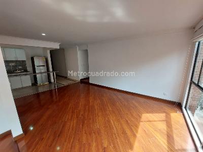 Apartamento de 2 alcobas en venta en Chico Norte, Bogotá, 80 m² · foto 3 de 19