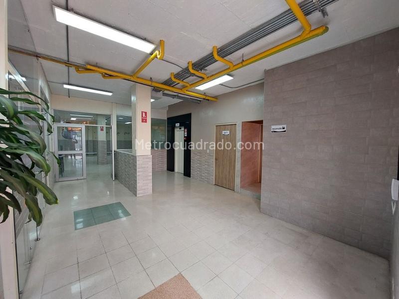 Edificio de Oficinas en Venta, SANTA MARIA DEL LAGO, Bogotá D.C. - Vista 2