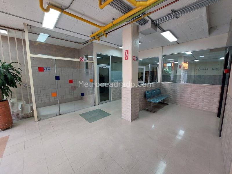 Edificio de Oficinas en Venta, SANTA MARIA DEL LAGO, Bogotá D.C. - Vista 4