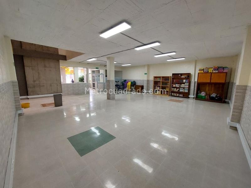 Edificio de Oficinas en Venta, SANTA MARIA DEL LAGO, Bogotá D.C. - Vista 3