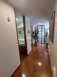 Apartamento de 2 alcobas en venta en Santa Barbara Occidental, Bogotá, 97 m² · foto 2 de 20