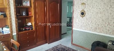 Apartamento de 3 alcobas en venta en Santa Barbara Occidental, Bogotá, 180 m² · foto 3 de 20