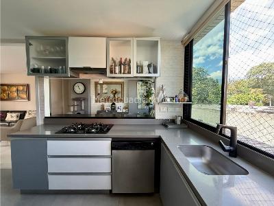 Apartamento de 3 alcobas en venta en San Lucas, Medellín, 162 m² · foto 4 de 17