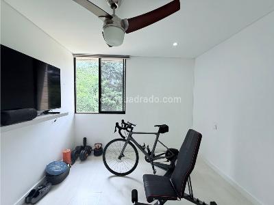 Apartamento de 3 alcobas en venta en San Lucas, Medellín, 162 m² · foto 9 de 17