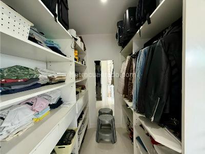 Apartamento de 3 alcobas en venta en San Lucas, Medellín, 162 m² · foto 10 de 17