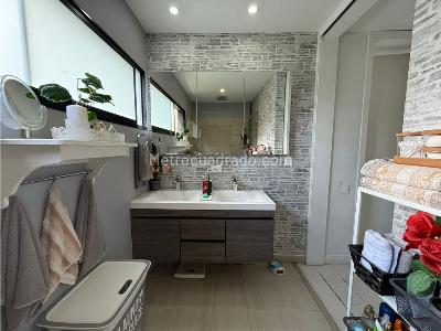 Apartamento de 3 alcobas en venta en San Lucas, Medellín, 162 m² · foto 17 de 17