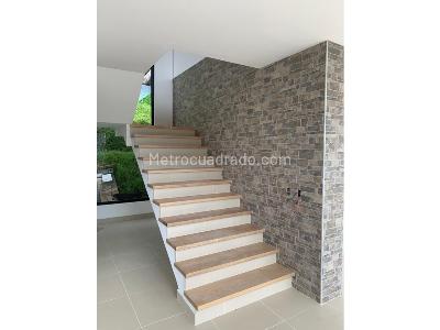 Casa de 4 alcobas en venta en San Antonio De Pereira, Rionegro, 380 m² · foto 6 de 9
