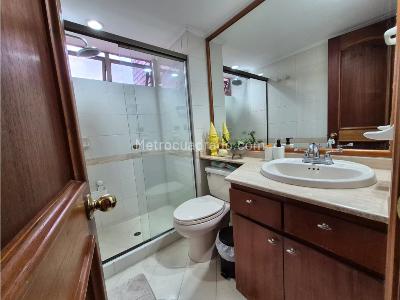 Apartamento de 4 alcobas en venta en El Poblado, Medellín, 165 m² · foto 13 de 20