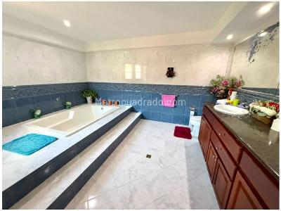 Apartamento de 4 alcobas en venta en El Poblado, Medellín, 387 m² · foto 14 de 20