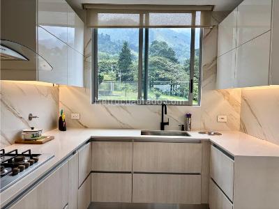 Apartamento de 3 alcobas en venta en El Poblado, Medellín, 217 m² · foto 16 de 20