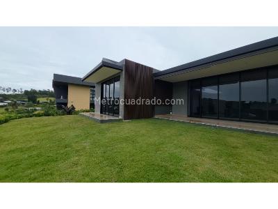 Casa de 3 alcobas en venta en Las Palmas, Envigado, 1144 m² · foto 2 de 20