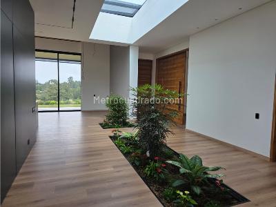 Casa de 3 alcobas en venta en Las Palmas, Envigado, 1144 m² · foto 4 de 20