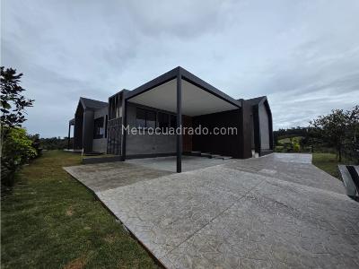 Casa de 3 alcobas en venta en Las Palmas, Envigado, 1144 m² · foto 6 de 20