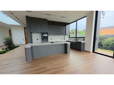 Casa de 3 alcobas en venta en Las Palmas, Envigado, 1144 m² · foto 7 de 20