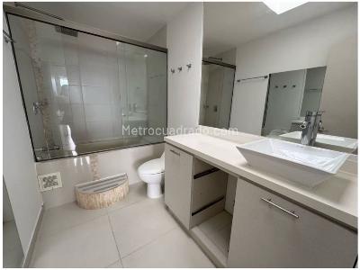 Apartamento en venta en El Poblado, Medellín · foto 20 de 20