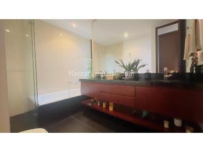 Apartamento de 3 alcobas en venta en El Poblado, Medellín, 243 m² · foto 14 de 20
