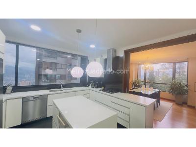 Apartamento de 3 alcobas en venta en El Poblado, Medellín, 243 m² · foto 16 de 20
