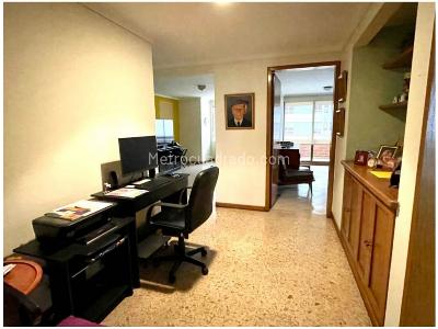 Apartamento de 3 alcobas en venta en El Poblado, Medellín, 230 m² · foto 6 de 12
