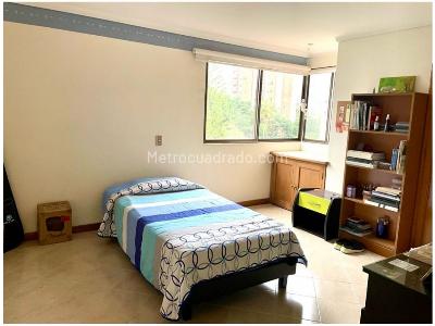 Apartamento de 3 alcobas en venta en El Poblado, Medellín, 230 m² · foto 7 de 12