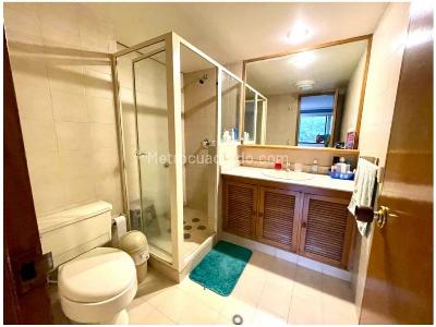 Apartamento de 3 alcobas en venta en El Poblado, Medellín, 230 m² · foto 8 de 12