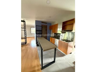 Apartaestudio en venta en El Poblado, Medellín, 63 m² · foto 3 de 16