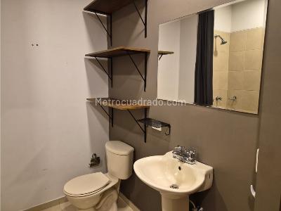 Apartaestudio en venta en El Poblado, Medellín, 63 m² · foto 11 de 16