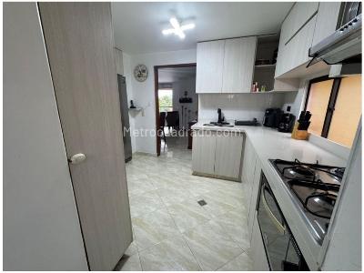 Apartamento de 3 alcobas en venta en Conquistadores, Medellín, 97 m² · foto 13 de 20