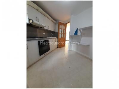 Apartamento de 3 alcobas en venta en Laureles, Medellín, 132 m² · foto 3 de 20