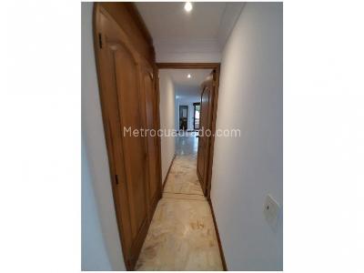 Apartamento de 3 alcobas en venta en Laureles, Medellín, 132 m² · foto 12 de 20