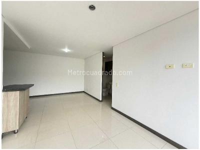 Apartamento de 3 alcobas en venta en Aves Marias, Sabaneta, 69 m² · foto 4 de 14