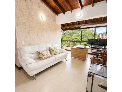 Casa de 5 alcobas en venta en El Poblado, Medellín, 480 m² · foto 2 de 20