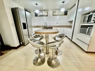 Casa de 5 alcobas en venta en El Poblado, Medellín, 480 m² · foto 15 de 20