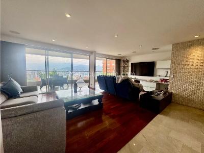 Apartamento de 3 alcobas en venta en El Poblado, Medellín, 227 m² · foto 3 de 20