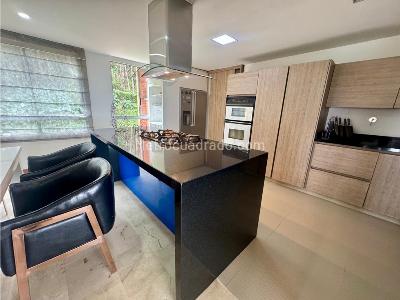 Apartamento de 3 alcobas en venta en El Poblado, Medellín, 227 m² · foto 17 de 20