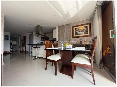 Apartamento de 3 alcobas en venta en Los Colores, Medellín, 114 m² · foto 3 de 17