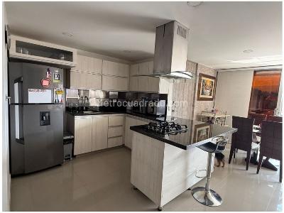 Apartamento de 3 alcobas en venta en Los Colores, Medellín, 114 m² · foto 7 de 17