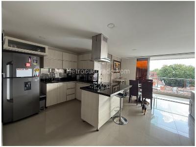 Apartamento de 3 alcobas en venta en Los Colores, Medellín, 114 m² · foto 8 de 17