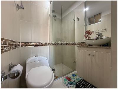 Apartamento de 3 alcobas en venta en Los Colores, Medellín, 114 m² · foto 11 de 17