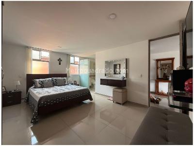 Apartamento de 3 alcobas en venta en Los Colores, Medellín, 114 m² · foto 12 de 17