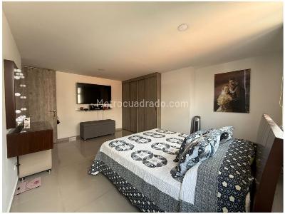 Apartamento de 3 alcobas en venta en Los Colores, Medellín, 114 m² · foto 13 de 17