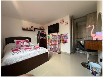 Apartamento de 3 alcobas en venta en Los Colores, Medellín, 114 m² · foto 16 de 17