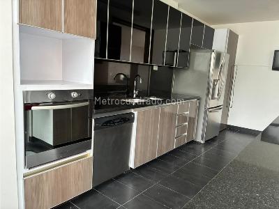 Apartamento de 3 alcobas en venta en El Poblado, Medellín, 255 m² · foto 5 de 13